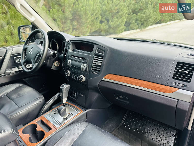 Позашляховик / Кросовер Mitsubishi Pajero Wagon 2007 в Дніпрі фото 6 Позашляховик / Кросовер Mitsubishi Pajero Wagon 2007 в Дніпрі