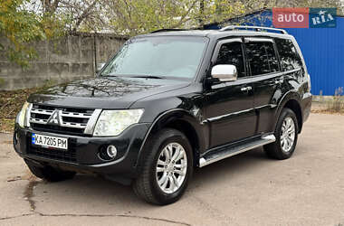 Внедорожник / Кроссовер Mitsubishi Pajero Wagon 2012 в 