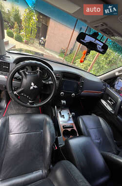 Позашляховик / Кросовер Mitsubishi Pajero Wagon 2009 в  фото 8 Позашляховик / Кросовер Mitsubishi Pajero Wagon 2009 в