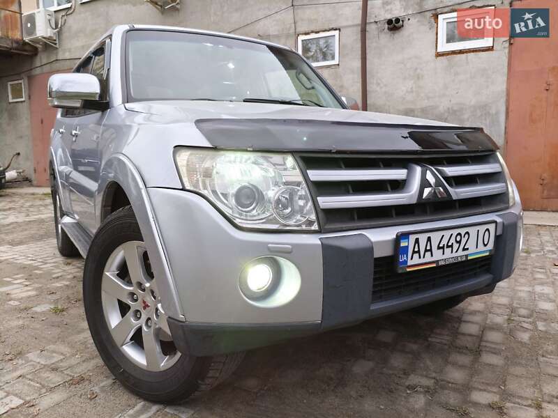 Внедорожник / Кроссовер Mitsubishi Pajero Wagon 2008 в Киеве
