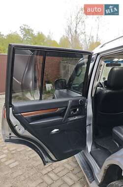 Позашляховик / Кросовер Mitsubishi Pajero Wagon 2008 в 
