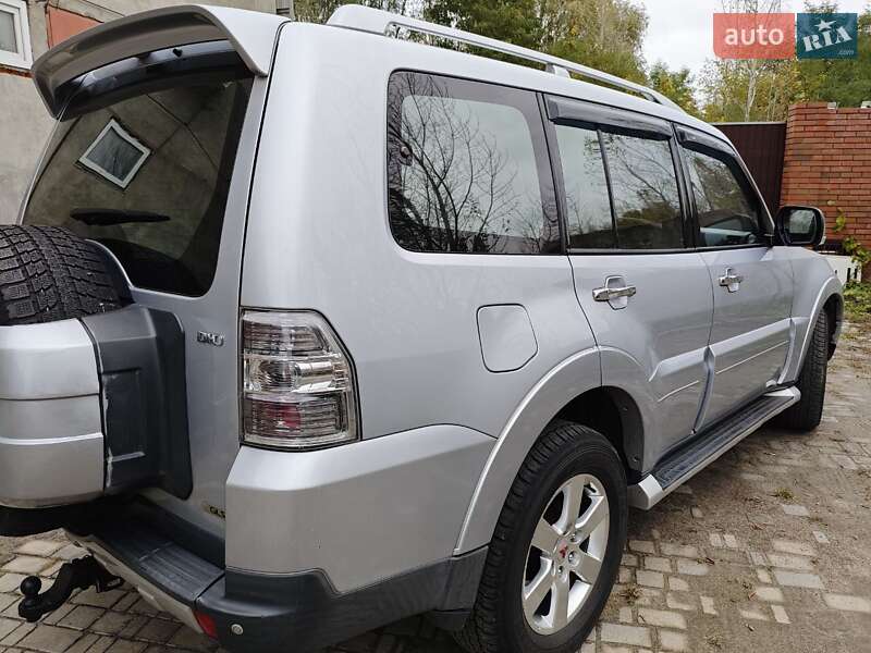 Внедорожник / Кроссовер Mitsubishi Pajero Wagon 2008 в Киеве