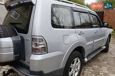 Позашляховик / Кросовер Mitsubishi Pajero Wagon 2008 в 