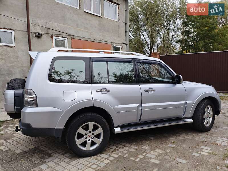 Внедорожник / Кроссовер Mitsubishi Pajero Wagon 2008 в Киеве