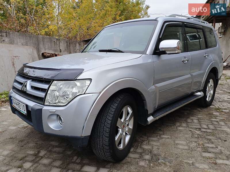 Внедорожник / Кроссовер Mitsubishi Pajero Wagon 2008 в Киеве