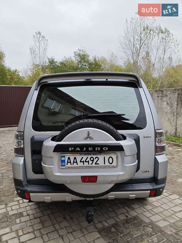 Внедорожник / Кроссовер Mitsubishi Pajero Wagon 2008 в Киеве