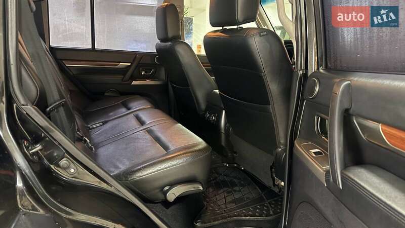 Позашляховик / Кросовер Mitsubishi Pajero Wagon 2012 в Ужгороді