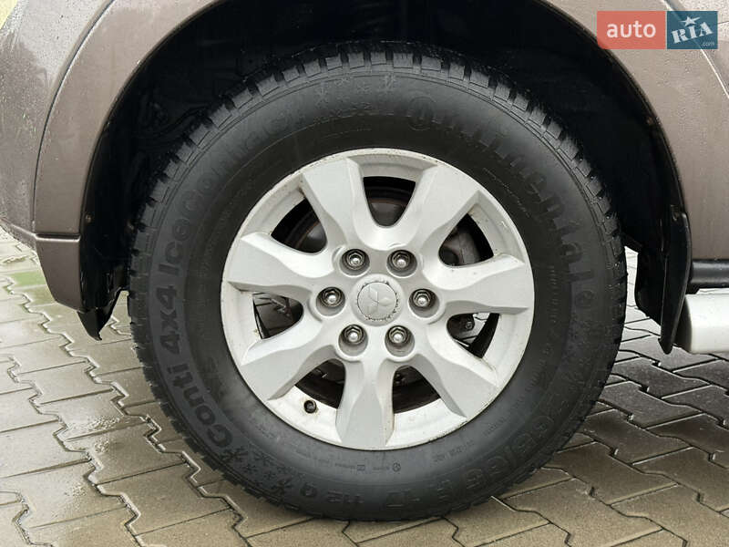 Позашляховик / Кросовер Mitsubishi Pajero Wagon 2010 в Києві