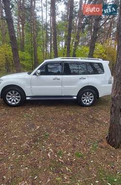 Внедорожник / Кроссовер Mitsubishi Pajero Wagon 2011 в 