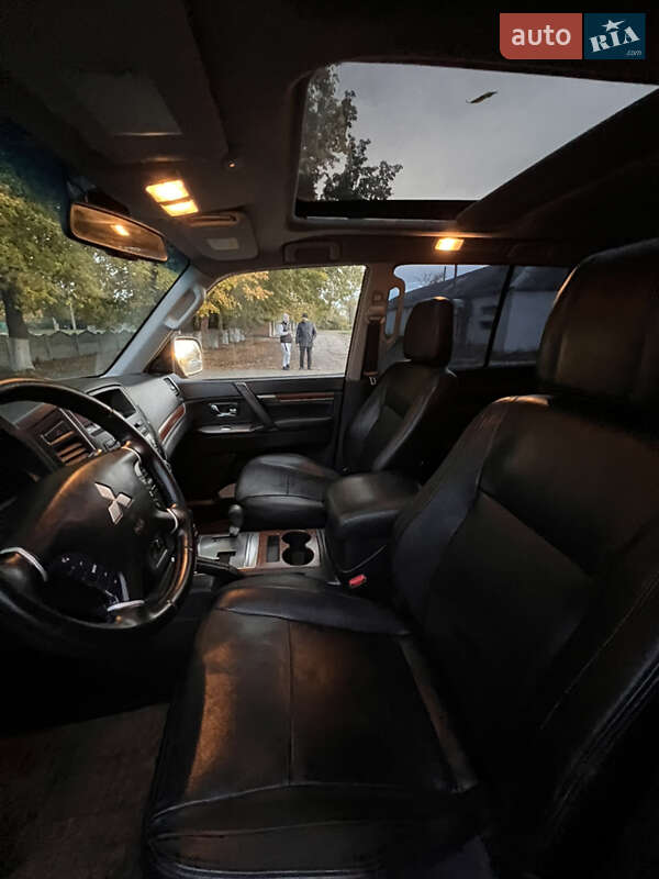 Внедорожник / Кроссовер Mitsubishi Pajero Wagon 2007 в Полтаве фото 10 Внедорожник / Кроссовер Mitsubishi Pajero Wagon 2007 в Полтаве
