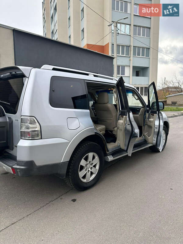 Внедорожник / Кроссовер Mitsubishi Pajero Wagon 2007 в Харькове фото 6 Внедорожник / Кроссовер Mitsubishi Pajero Wagon 2007 в Харькове