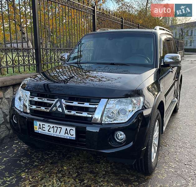 Позашляховик / Кросовер Mitsubishi Pajero Wagon 2011 в Кам'янському