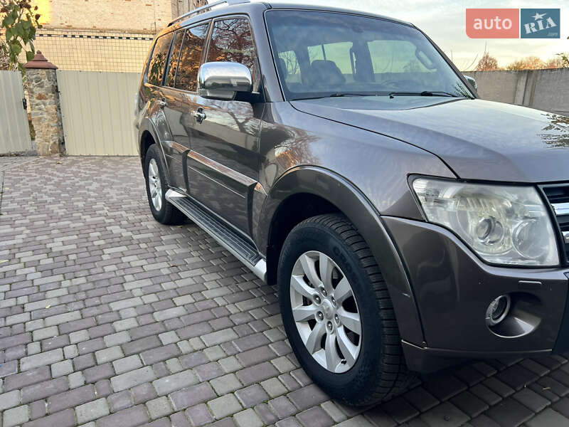 Внедорожник / Кроссовер Mitsubishi Pajero Wagon 2011 в Андрушевке