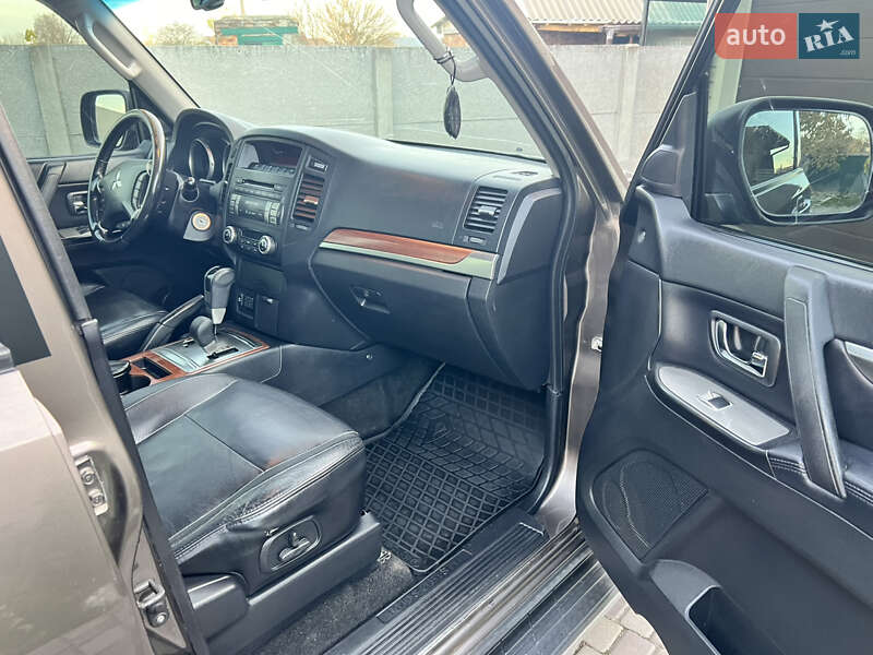 Внедорожник / Кроссовер Mitsubishi Pajero Wagon 2011 в Андрушевке