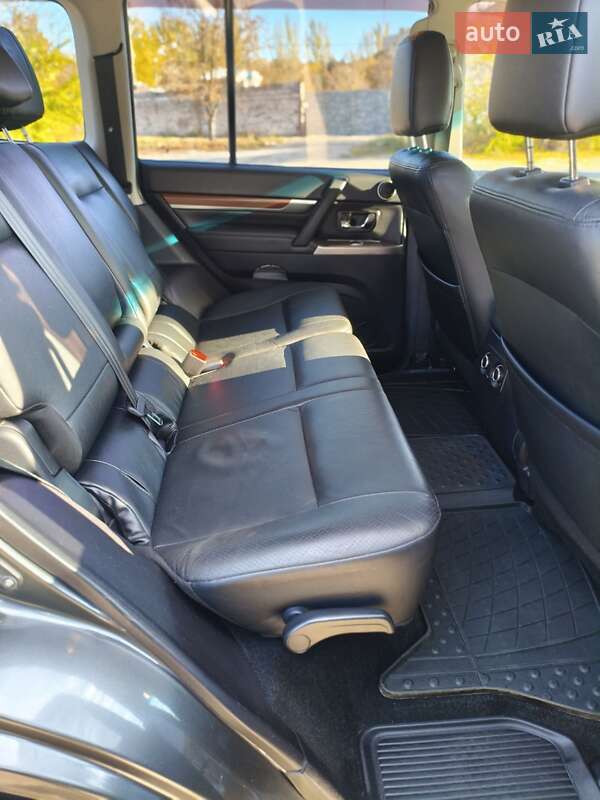 Внедорожник / Кроссовер Mitsubishi Pajero Wagon 2012 в Запорожье