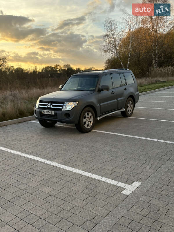 Позашляховик / Кросовер Mitsubishi Pajero Wagon 2008 в Львові