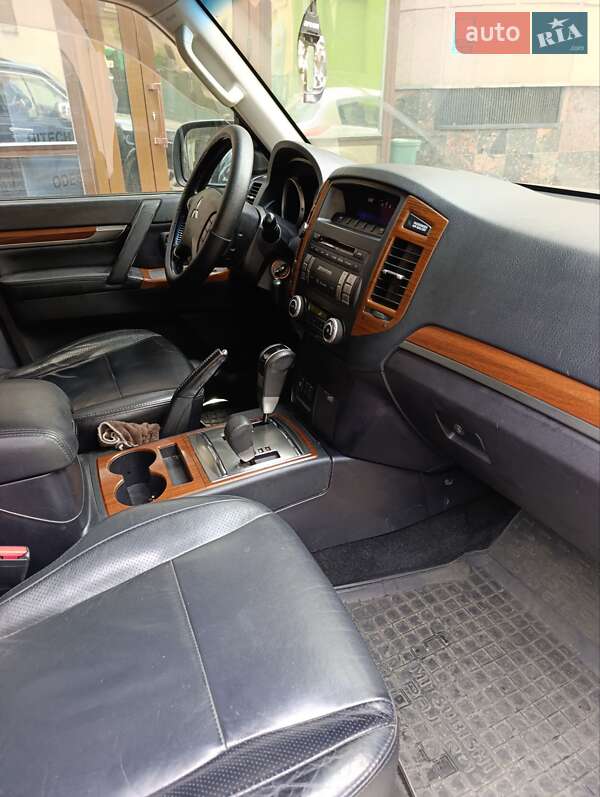 Внедорожник / Кроссовер Mitsubishi Pajero Wagon 2010 в Одессе фото 24 Внедорожник / Кроссовер Mitsubishi Pajero Wagon 2010 в Одессе