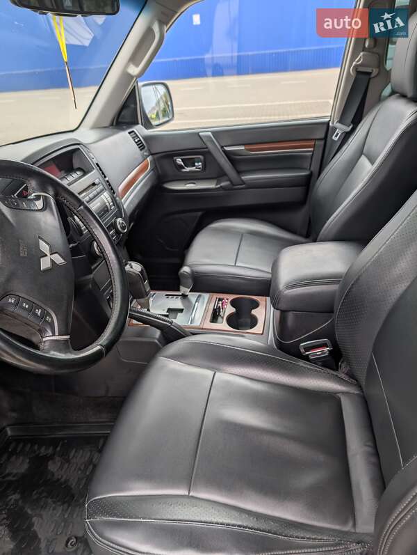 Внедорожник / Кроссовер Mitsubishi Pajero Wagon 2008 в Славуте фото 2 Внедорожник / Кроссовер Mitsubishi Pajero Wagon 2008 в Славуте