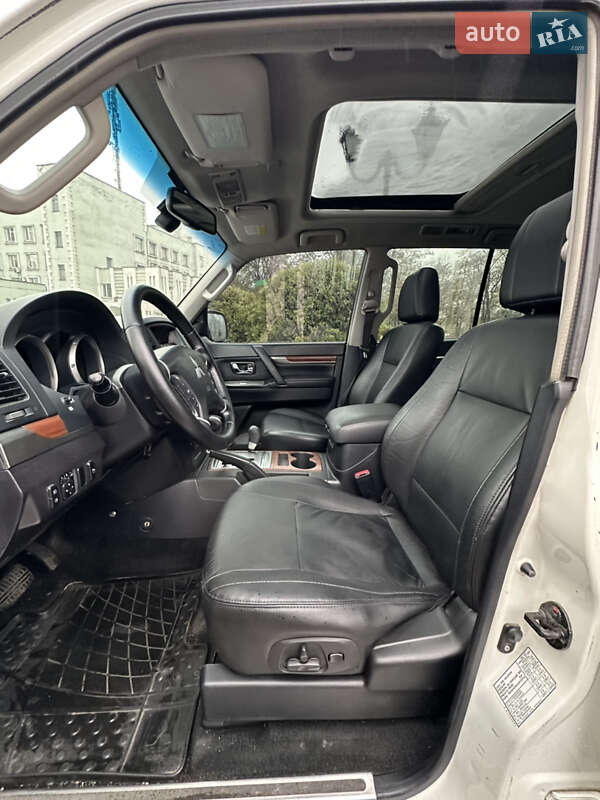 Позашляховик / Кросовер Mitsubishi Pajero Wagon 2009 в Дніпрі фото 21 Позашляховик / Кросовер Mitsubishi Pajero Wagon 2009 в Дніпрі