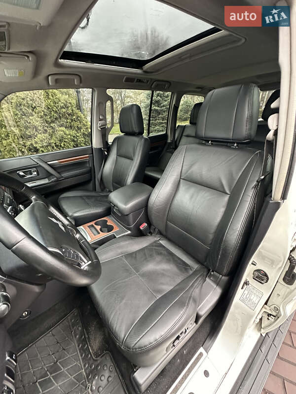 Позашляховик / Кросовер Mitsubishi Pajero Wagon 2009 в Дніпрі фото 32 Позашляховик / Кросовер Mitsubishi Pajero Wagon 2009 в Дніпрі