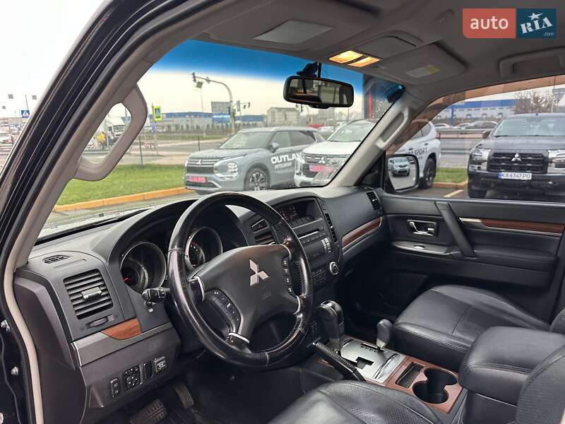Позашляховик / Кросовер Mitsubishi Pajero Wagon 2008 в Києві