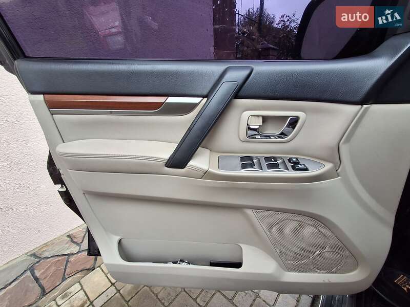 Позашляховик / Кросовер Mitsubishi Pajero Wagon 2008 в Бучачі фото 12 Позашляховик / Кросовер Mitsubishi Pajero Wagon 2008 в Бучачі