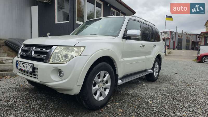 Mitsubishi Pajero Wagon 2013