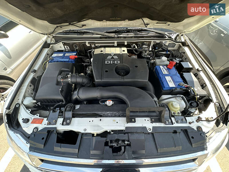 Позашляховик / Кросовер Mitsubishi Pajero Wagon 2014 в Білгороді-Дністровському фото 2 Позашляховик / Кросовер Mitsubishi Pajero Wagon 2014 в Білгороді-Дністровському