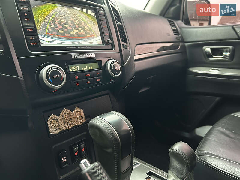 Позашляховик / Кросовер Mitsubishi Pajero Wagon 2007 в Кременці фото 15 Позашляховик / Кросовер Mitsubishi Pajero Wagon 2007 в Кременці