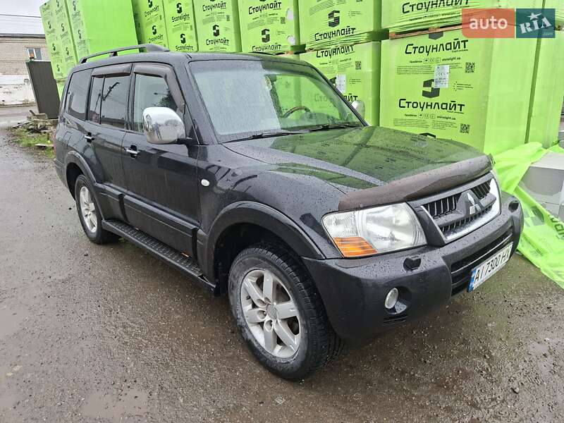 Позашляховик / Кросовер Mitsubishi Pajero Wagon 2005 в Києві