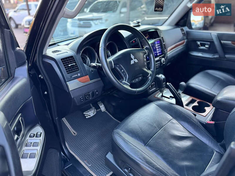 Позашляховик / Кросовер Mitsubishi Pajero Wagon 2010 в Кривому Розі фото 14 Позашляховик / Кросовер Mitsubishi Pajero Wagon 2010 в Кривому Розі