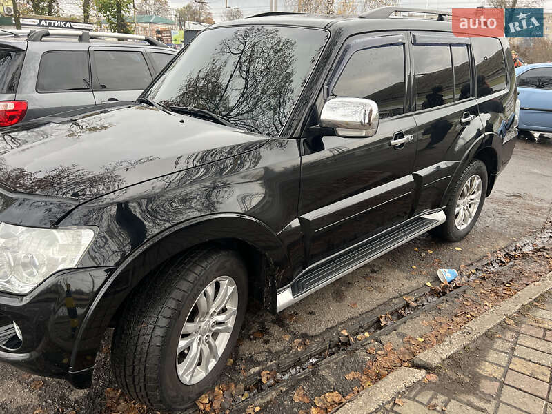 Внедорожник / Кроссовер Mitsubishi Pajero Wagon 2012 в Лозовой фото 3 Внедорожник / Кроссовер Mitsubishi Pajero Wagon 2012 в Лозовой