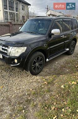 Внедорожник / Кроссовер Mitsubishi Pajero Wagon 2013 в Черновцах