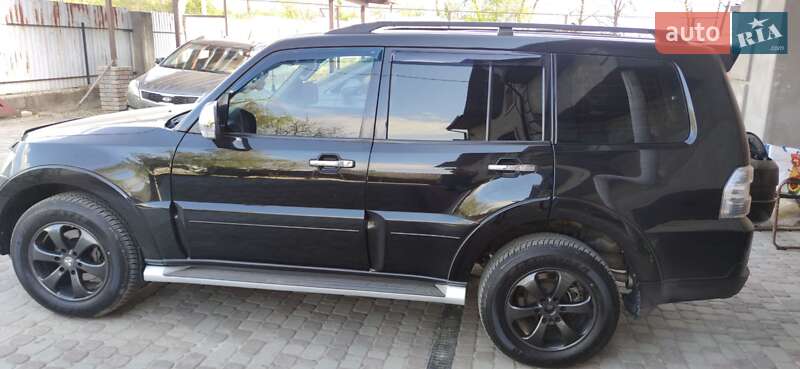 Mitsubishi Pajero Wagon 2013