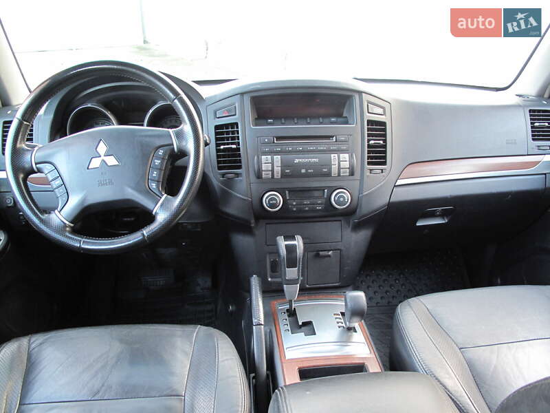 Внедорожник / Кроссовер Mitsubishi Pajero Wagon 2007 в Киеве фото 31 Внедорожник / Кроссовер Mitsubishi Pajero Wagon 2007 в Киеве