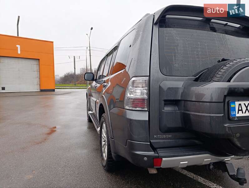 Позашляховик / Кросовер Mitsubishi Pajero Wagon 2013 в Харкові