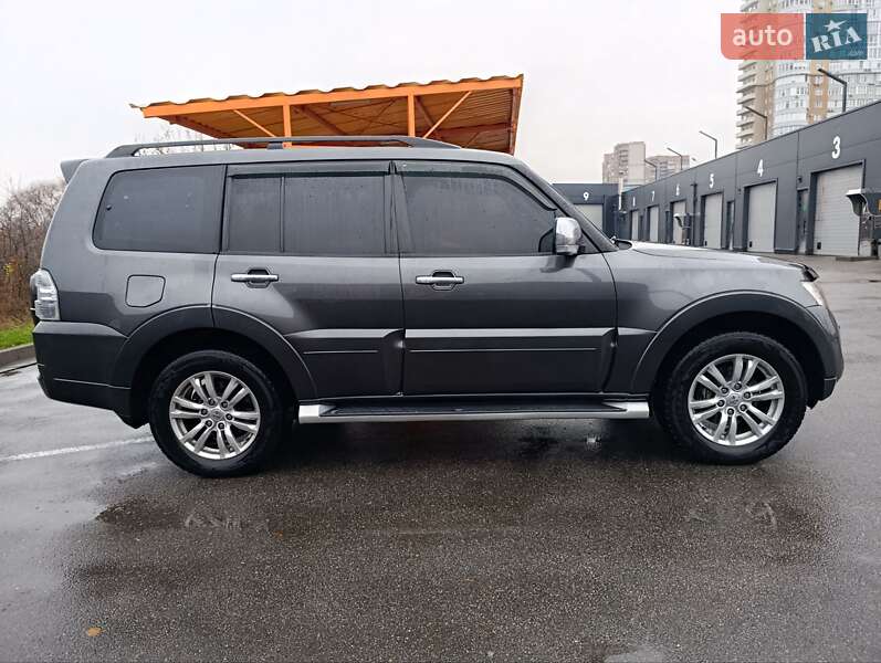 Позашляховик / Кросовер Mitsubishi Pajero Wagon 2013 в Харкові