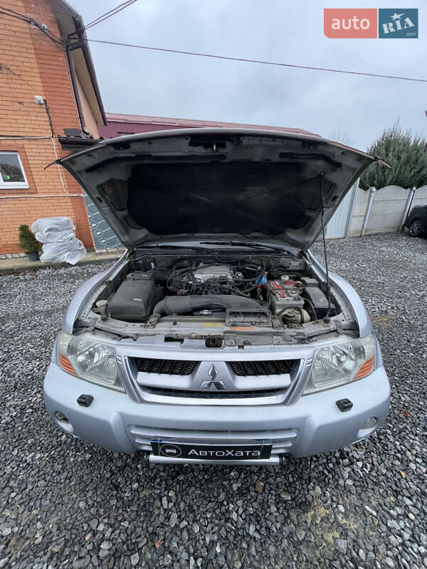 Внедорожник / Кроссовер Mitsubishi Pajero Wagon 2006 в Дергачах