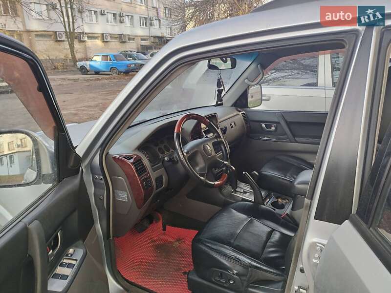 Внедорожник / Кроссовер Mitsubishi Pajero Wagon 2005 в Днепре