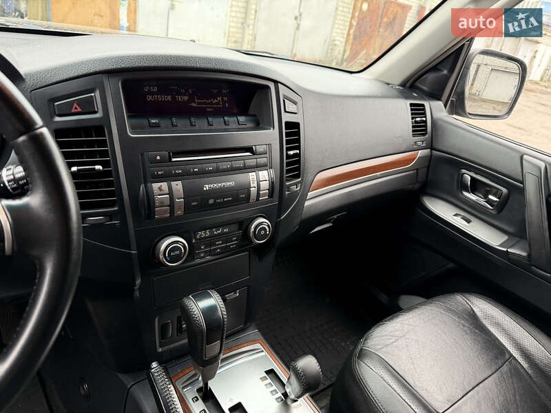 Внедорожник / Кроссовер Mitsubishi Pajero Wagon 2007 в Кременчуге фото 13 Внедорожник / Кроссовер Mitsubishi Pajero Wagon 2007 в Кременчуге