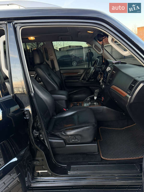 Внедорожник / Кроссовер Mitsubishi Pajero Wagon 2008 в Тернополе