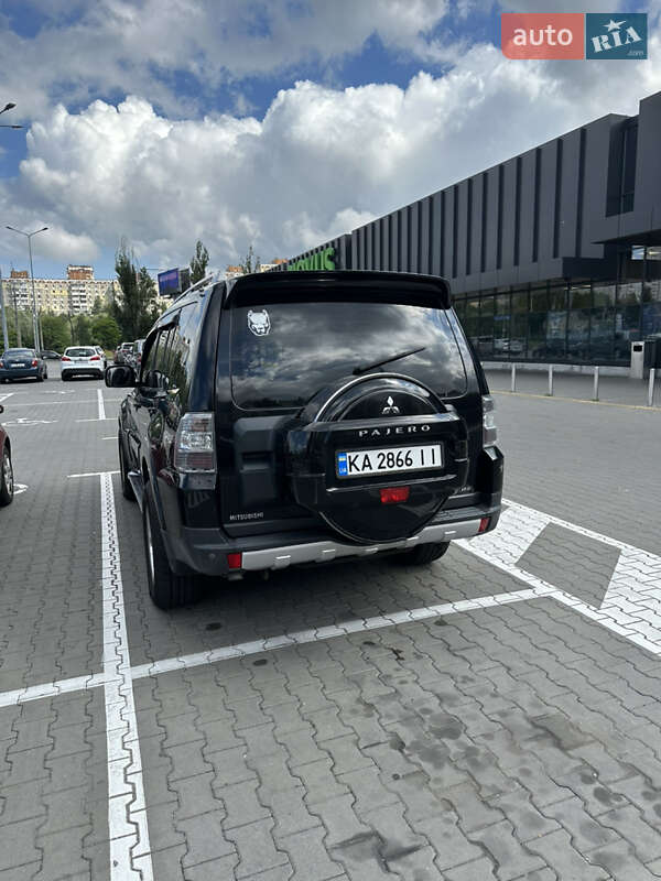 Внедорожник / Кроссовер Mitsubishi Pajero Wagon 2008 в Киеве
