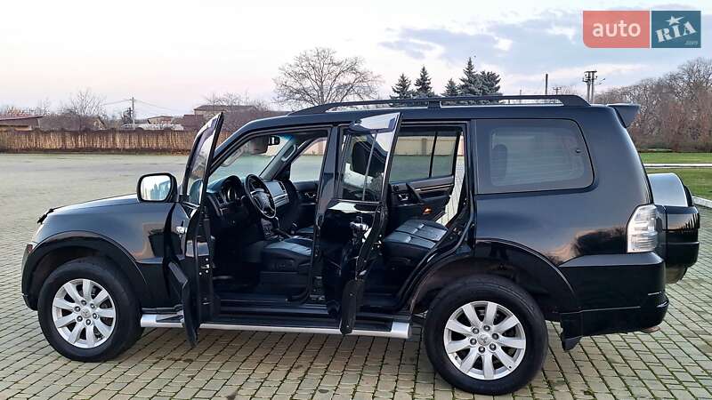 Внедорожник / Кроссовер Mitsubishi Pajero Wagon 2010 в Одессе