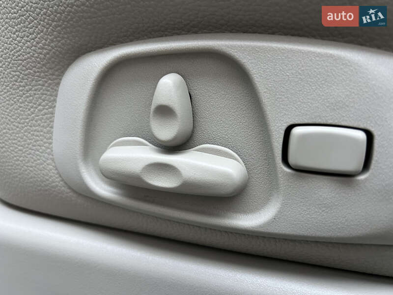 Внедорожник / Кроссовер Mitsubishi Pajero Wagon 2012 в Виннице