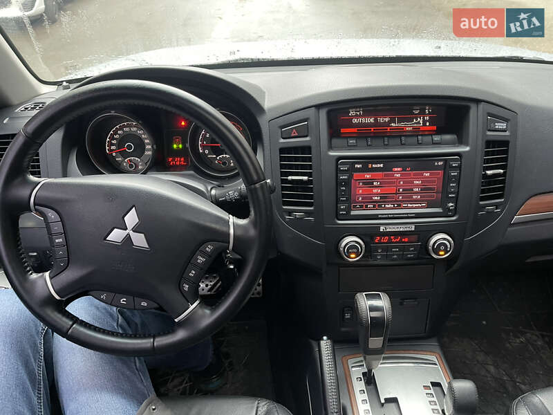 Внедорожник / Кроссовер Mitsubishi Pajero Wagon 2012 в Киеве