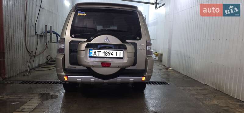 Внедорожник / Кроссовер Mitsubishi Pajero Wagon 2012 в Ивано-Франковске