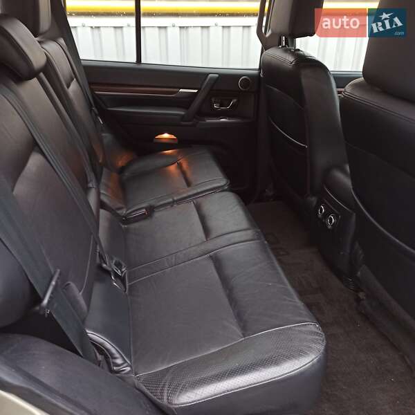 Внедорожник / Кроссовер Mitsubishi Pajero Wagon 2008 в Киеве