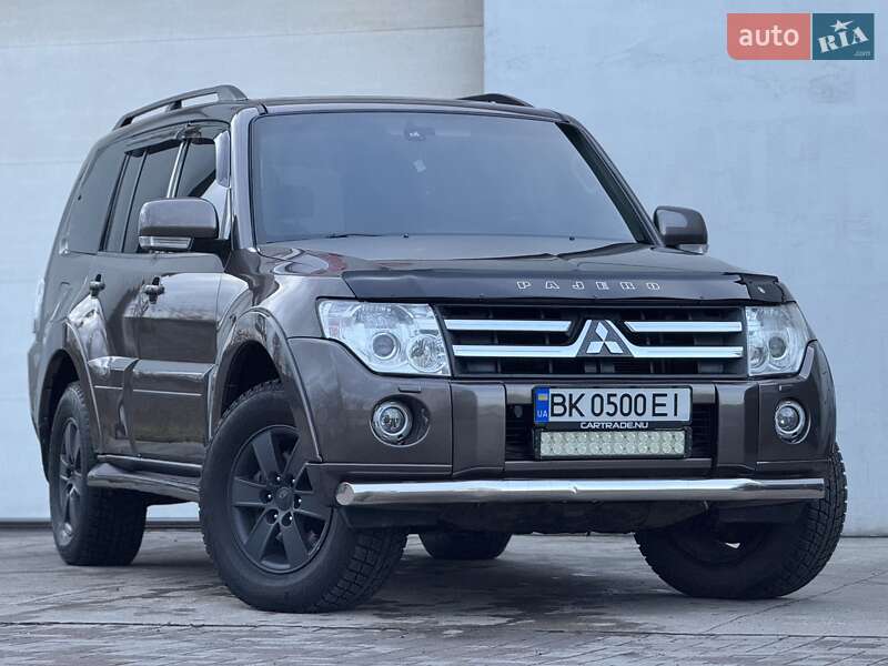 Внедорожник / Кроссовер Mitsubishi Pajero Wagon 2010 в Сарнах