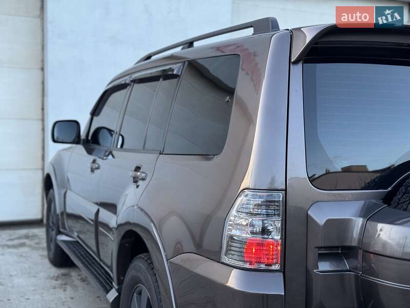 Внедорожник / Кроссовер Mitsubishi Pajero Wagon 2010 в Сарнах