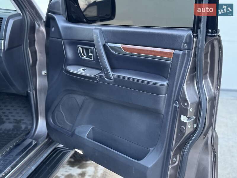 Внедорожник / Кроссовер Mitsubishi Pajero Wagon 2010 в Сарнах